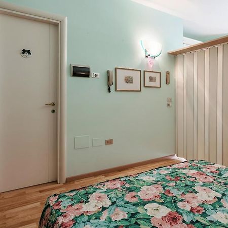 Azzurra Suite - Monolocale Con Piscina E Wifi Σιρμιόνε Εξωτερικό φωτογραφία