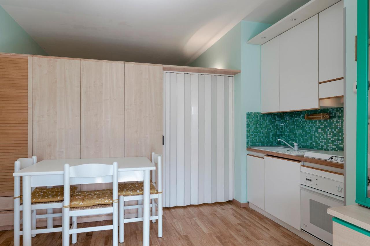 Azzurra Suite - Monolocale Con Piscina E Wifi Σιρμιόνε Εξωτερικό φωτογραφία