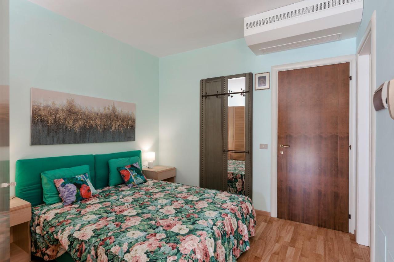 Azzurra Suite - Monolocale Con Piscina E Wifi Σιρμιόνε Εξωτερικό φωτογραφία