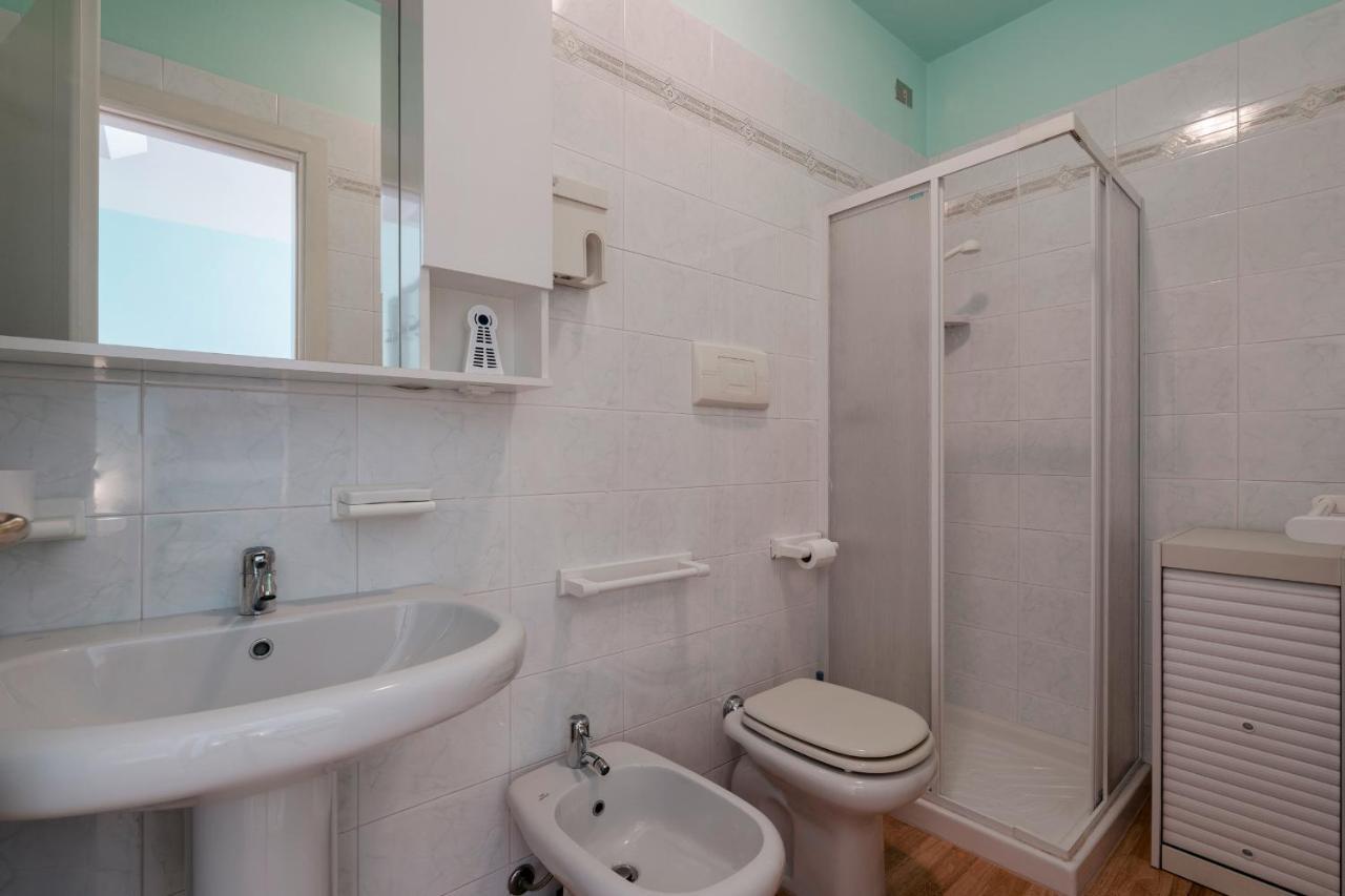 Azzurra Suite - Monolocale Con Piscina E Wifi Σιρμιόνε Εξωτερικό φωτογραφία