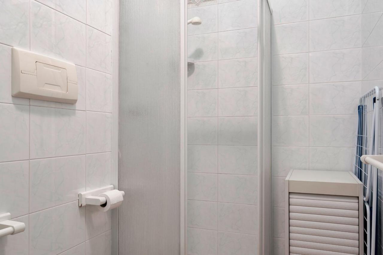 Azzurra Suite - Monolocale Con Piscina E Wifi Σιρμιόνε Εξωτερικό φωτογραφία