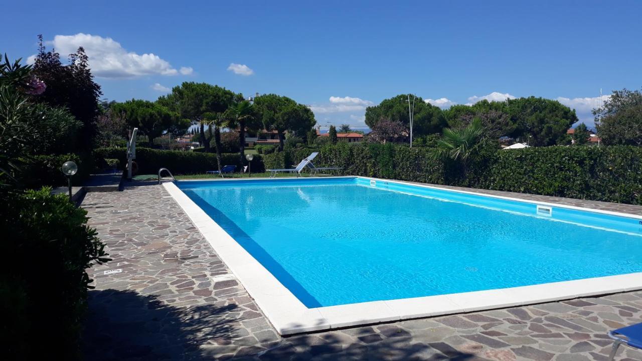 Azzurra Suite - Monolocale Con Piscina E Wifi Σιρμιόνε Εξωτερικό φωτογραφία